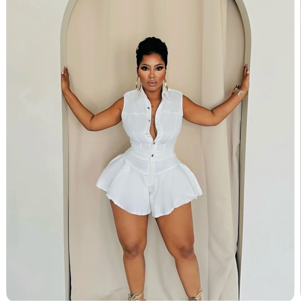 White Women's Shorts